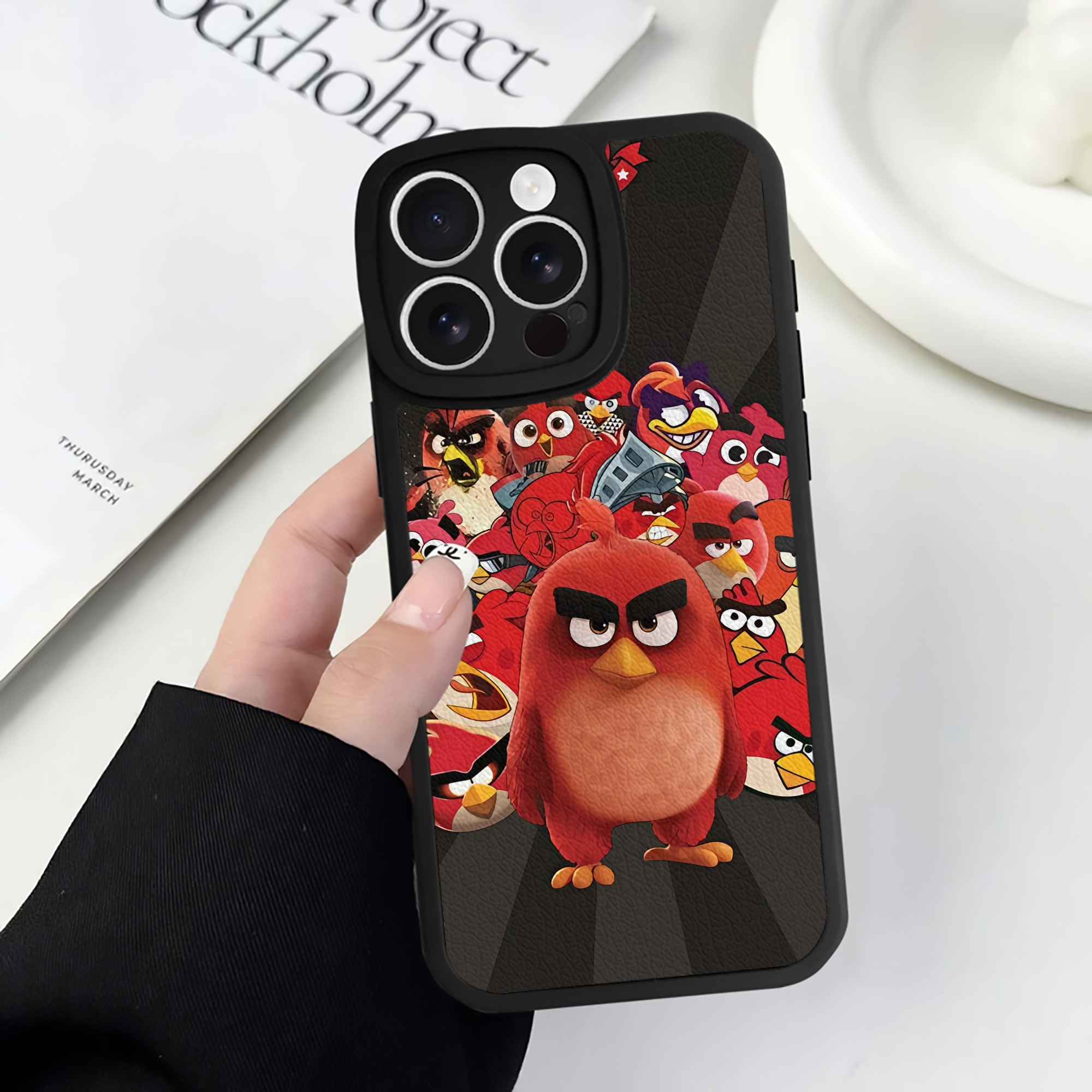 （画像用） Angry Birds アングリーバード 【iPhone 16シリーズ対応】シリコンスマホケース（レザー調） 材質：シリコン